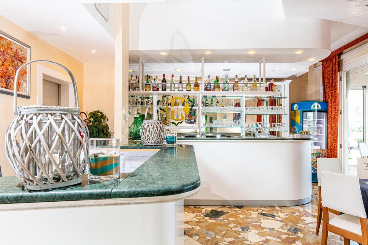 קאורלה Hotel Karinzia מראה חיצוני תמונה