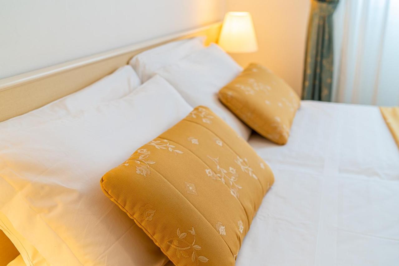 קאורלה Hotel Karinzia מראה חיצוני תמונה