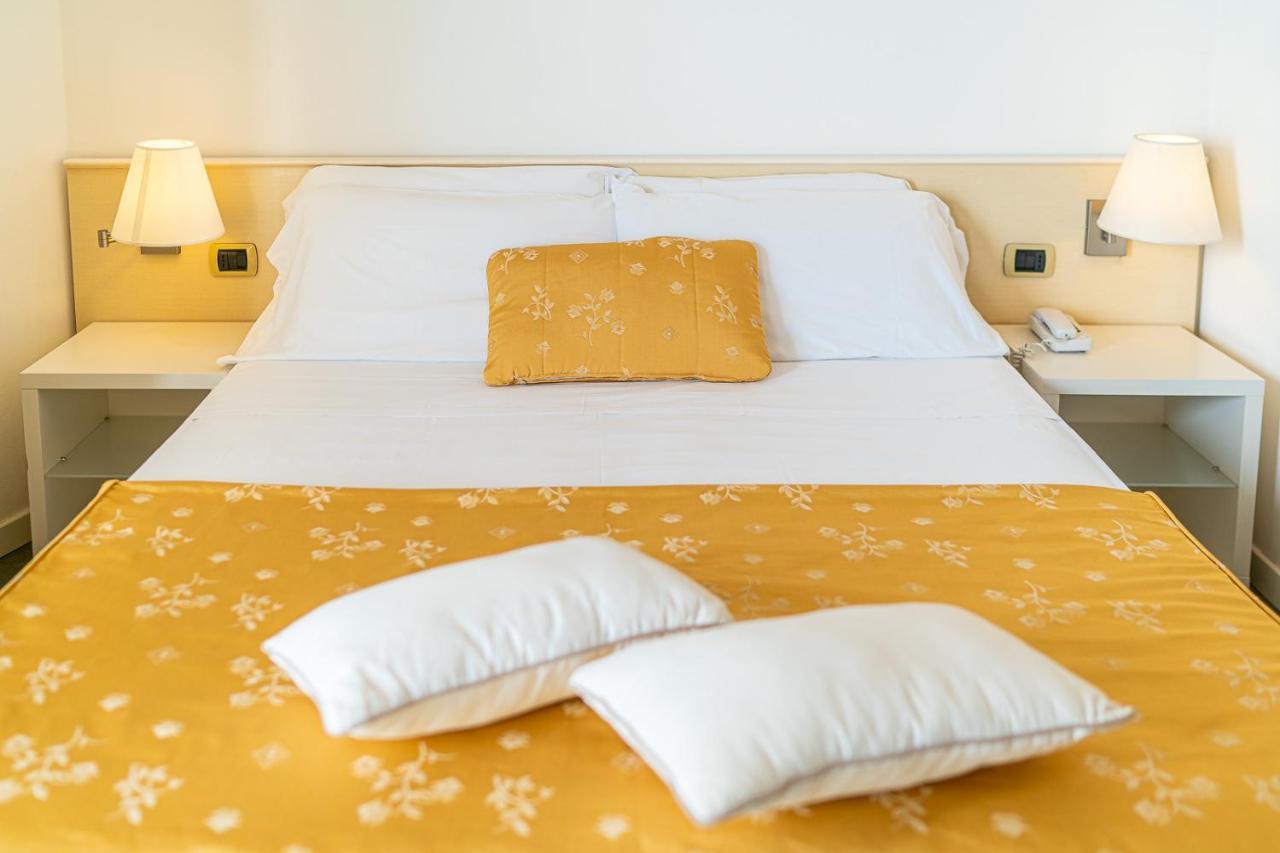 קאורלה Hotel Karinzia מראה חיצוני תמונה