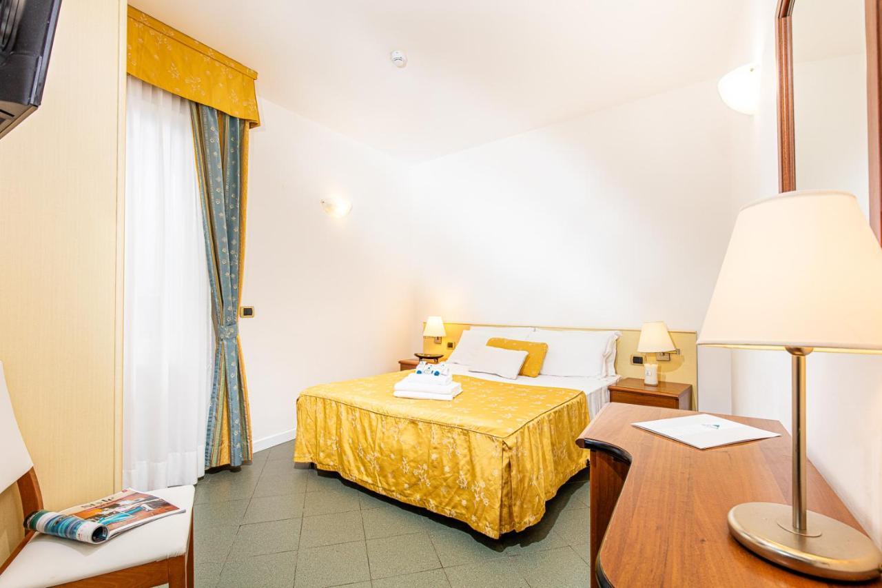 קאורלה Hotel Karinzia מראה חיצוני תמונה