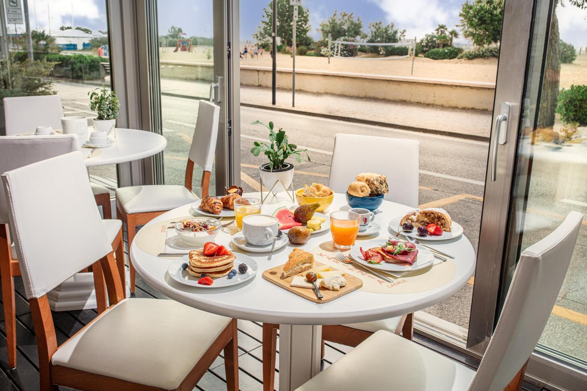 קאורלה Hotel Karinzia מראה חיצוני תמונה